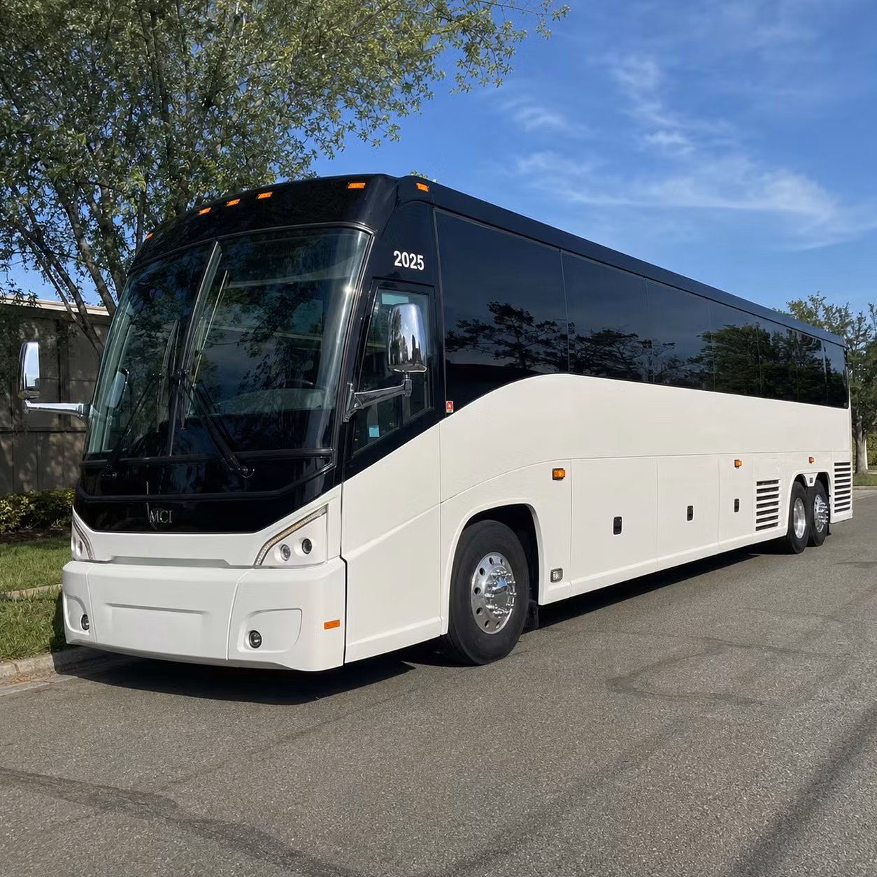 sports team fan charter bus rentals in taylorsville